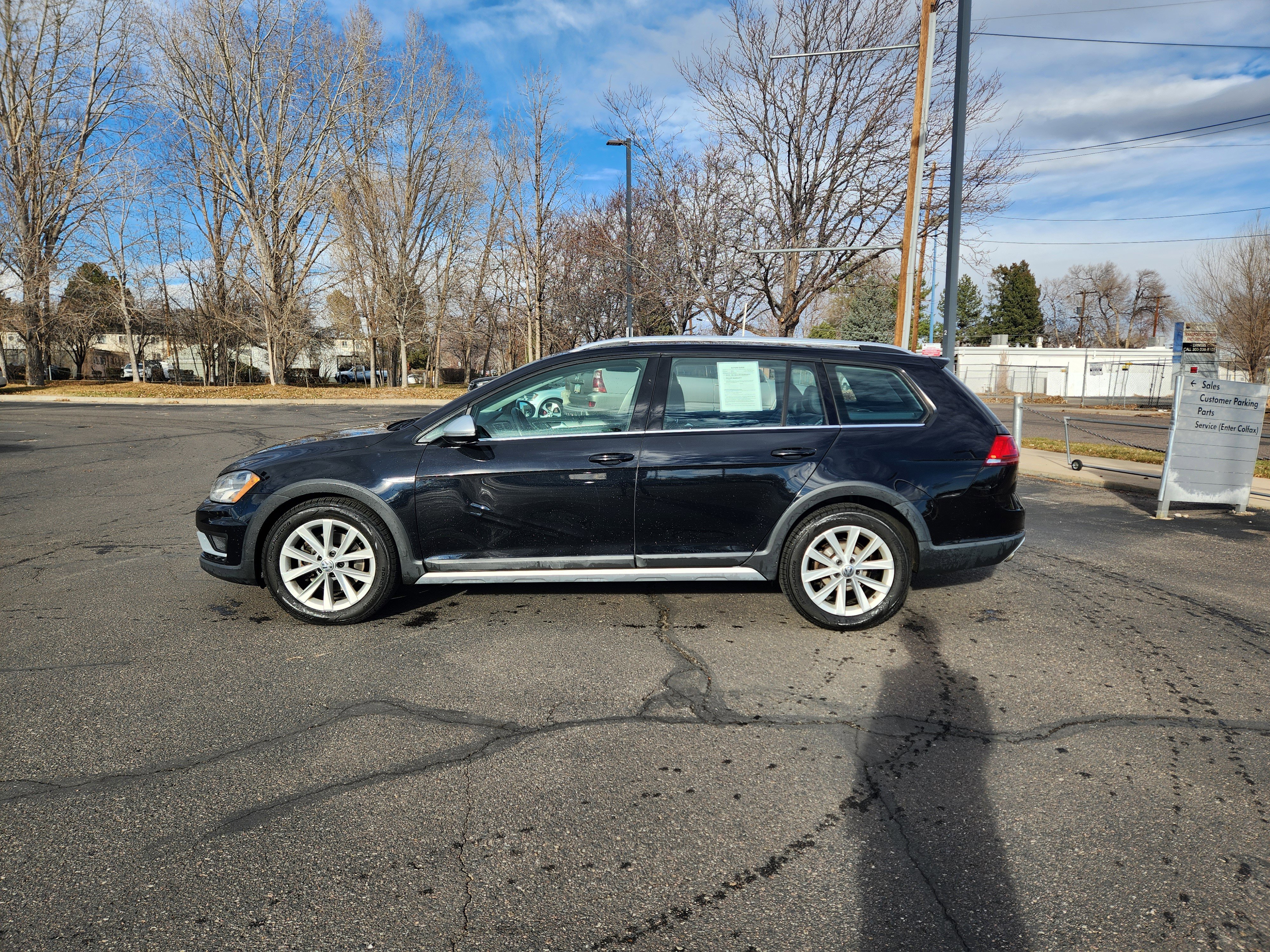 Used 2017 Volkswagen Golf Alltrack S image 5