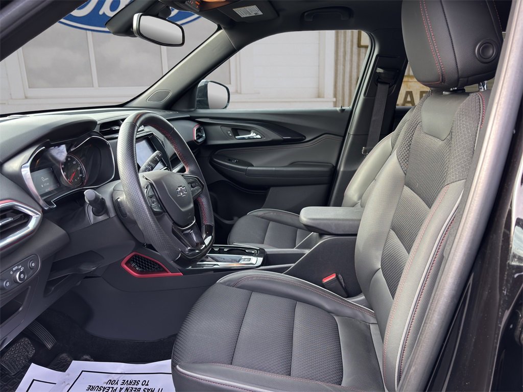 Used 2022 Chevrolet TrailBlazer RS w/ Sun and Liftgate Package image 16