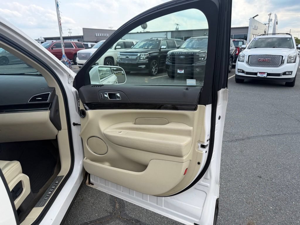 Used 2015 Lincoln MKT AWD w/ Equipment Group 201A image 30