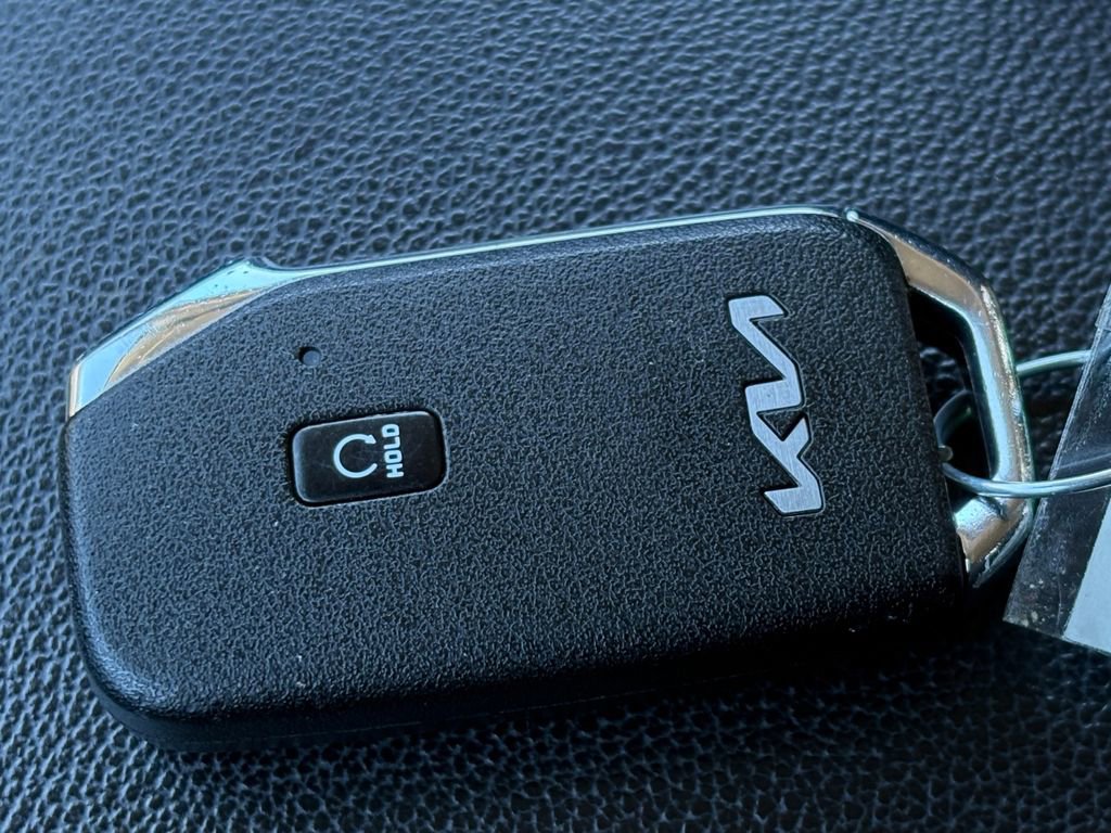 Used 2024 Kia Sportage EX image 30
