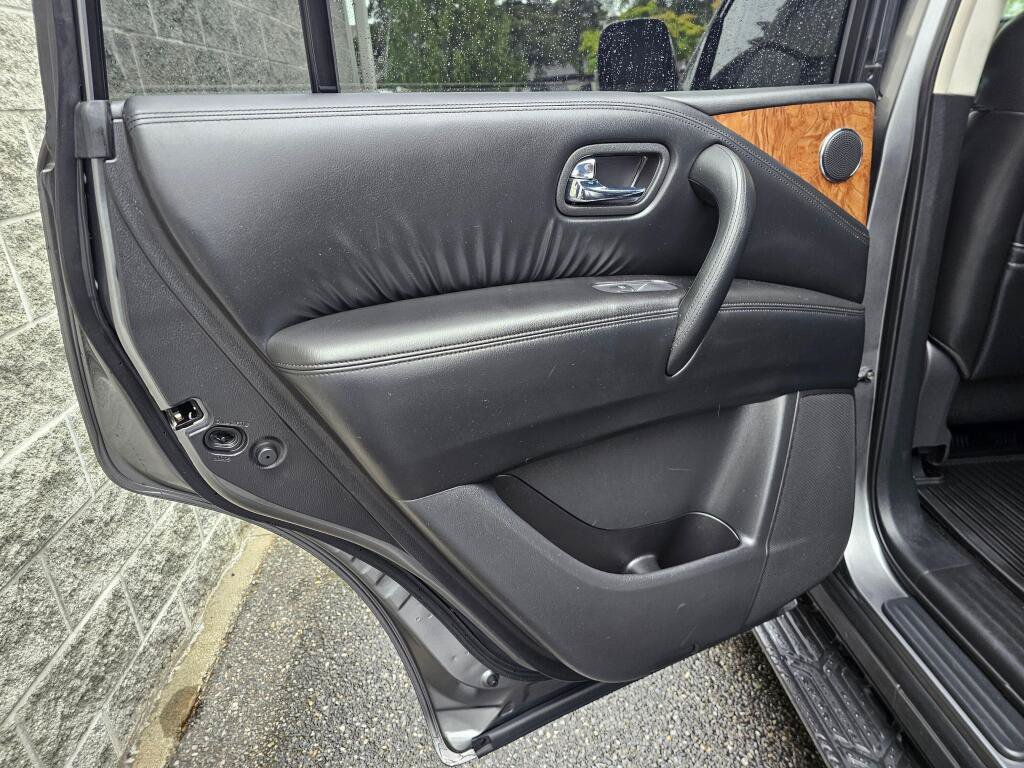 Used 2022 Nissan Armada SL w/ Captain's Chairs Package AWD/4WD image 19