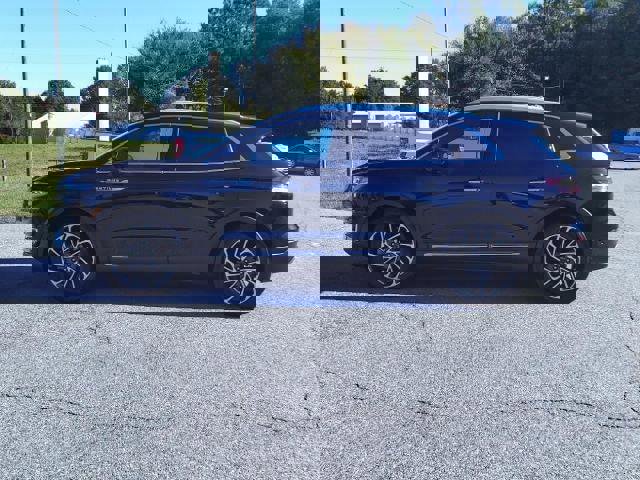 Used 2020 Lincoln Nautilus Reserve w/ Equipment Group 201A image 2