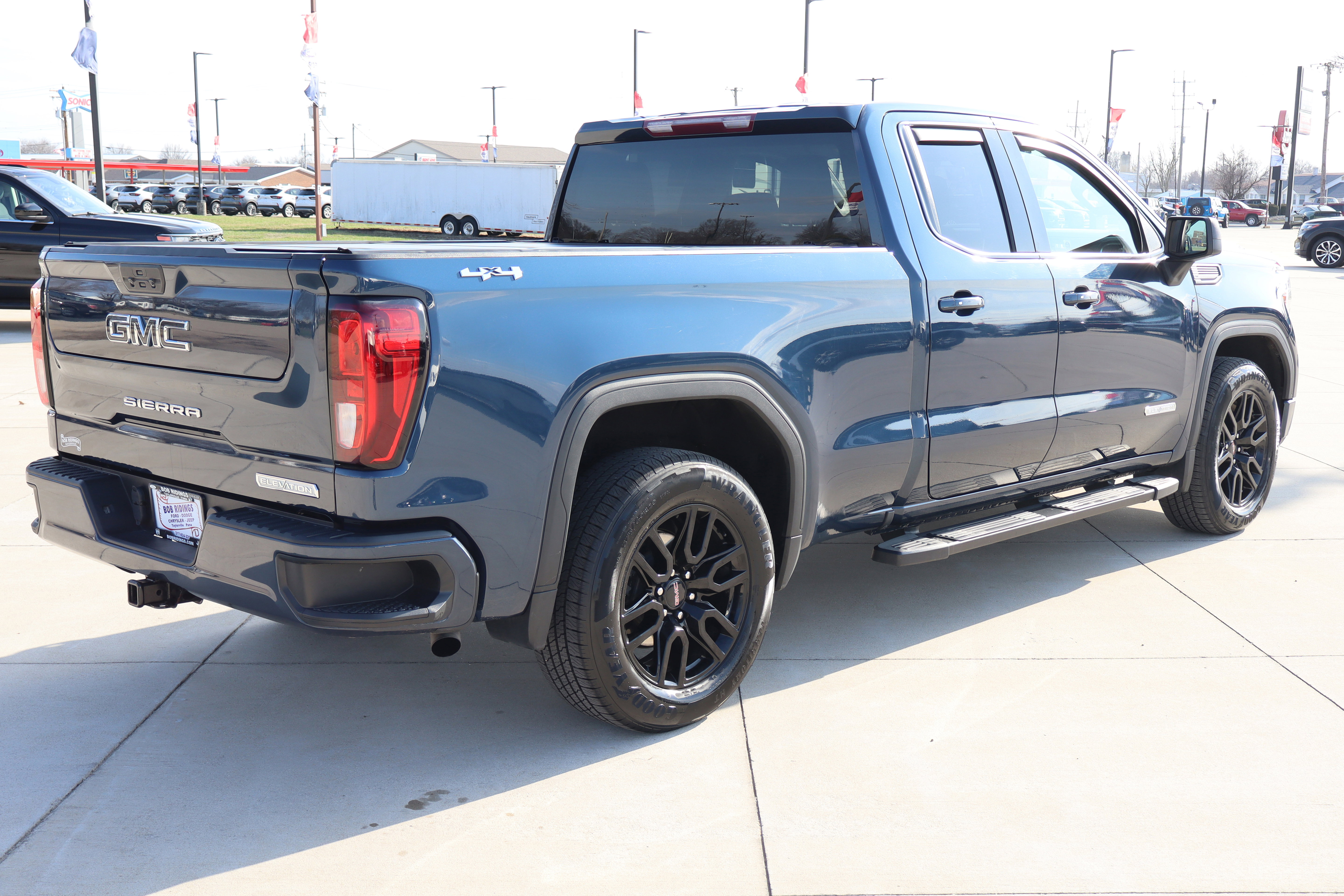 Used 2022 GMC Sierra 1500 Elevation w/ LPO, Elevation Black Package image 6