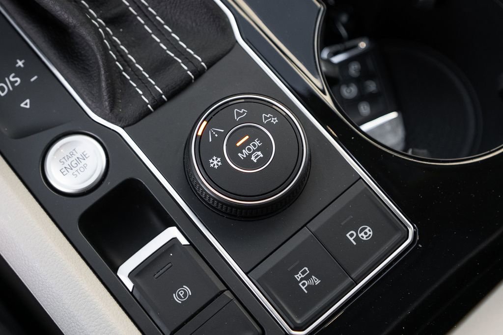 Used 2021 Volkswagen Atlas SEL Premium image 21