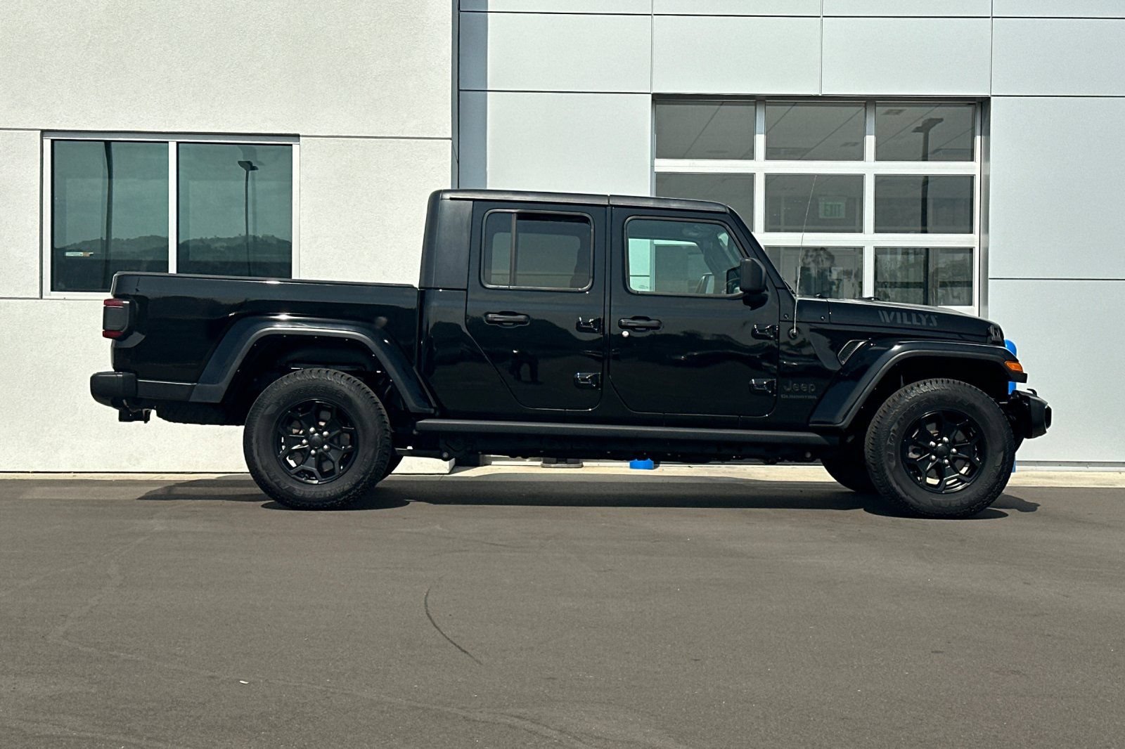 Used 2021 Jeep Gladiator Sport AWD/4WD image 3