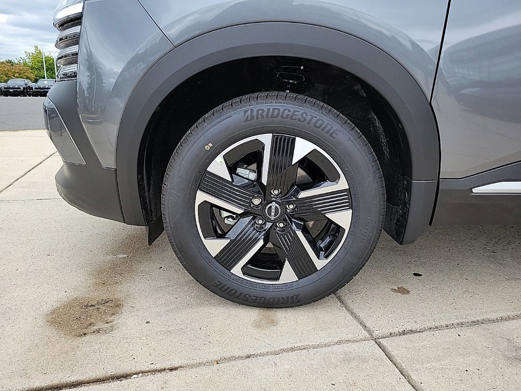New 2027 Nissan Kicks SV AWD/4WD image 7