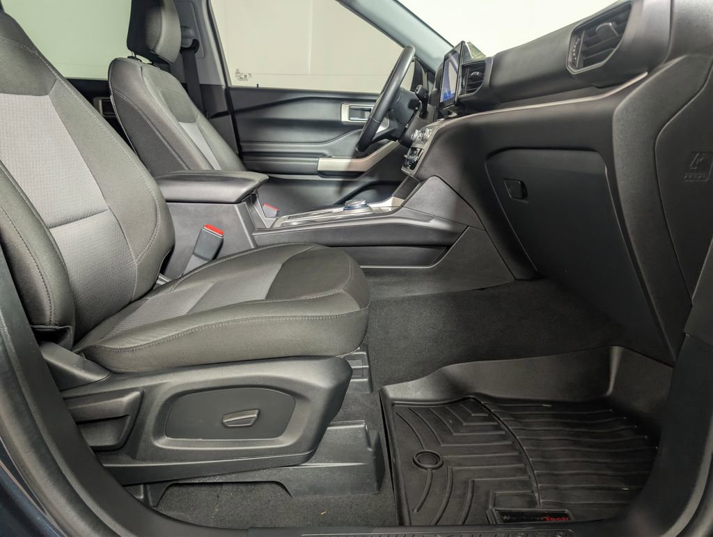 Certified 2022 Ford Explorer XLT image 11