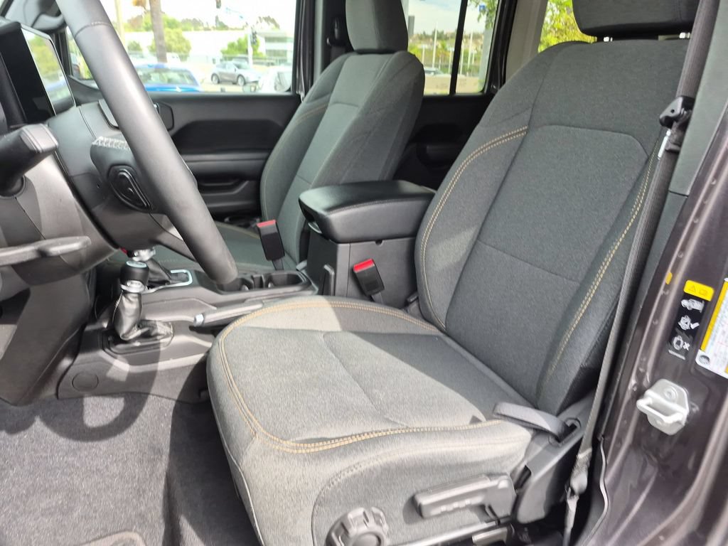 Used 2025 Jeep Wrangler Unlimited Sport AWD/4WD image 25