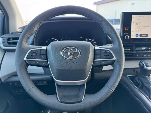 Certified 2025 Toyota Sienna XLE image 27