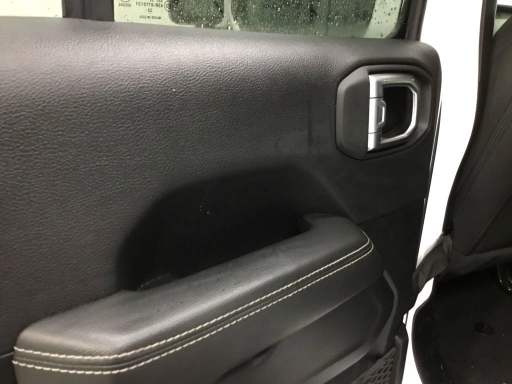 Used 2023 Jeep Wrangler Sahara image 13