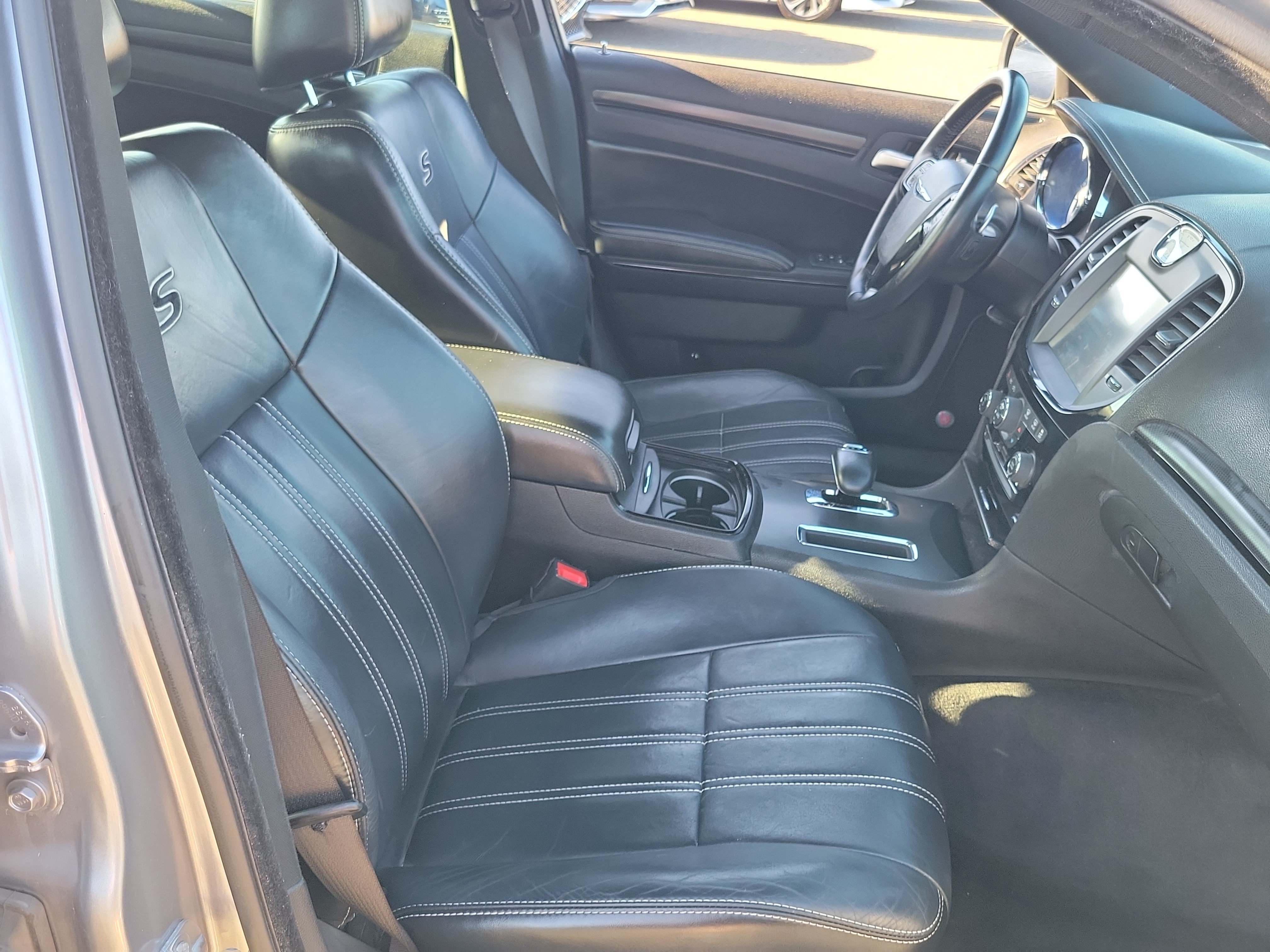 Used 2014 Chrysler 300 S RWD image 22