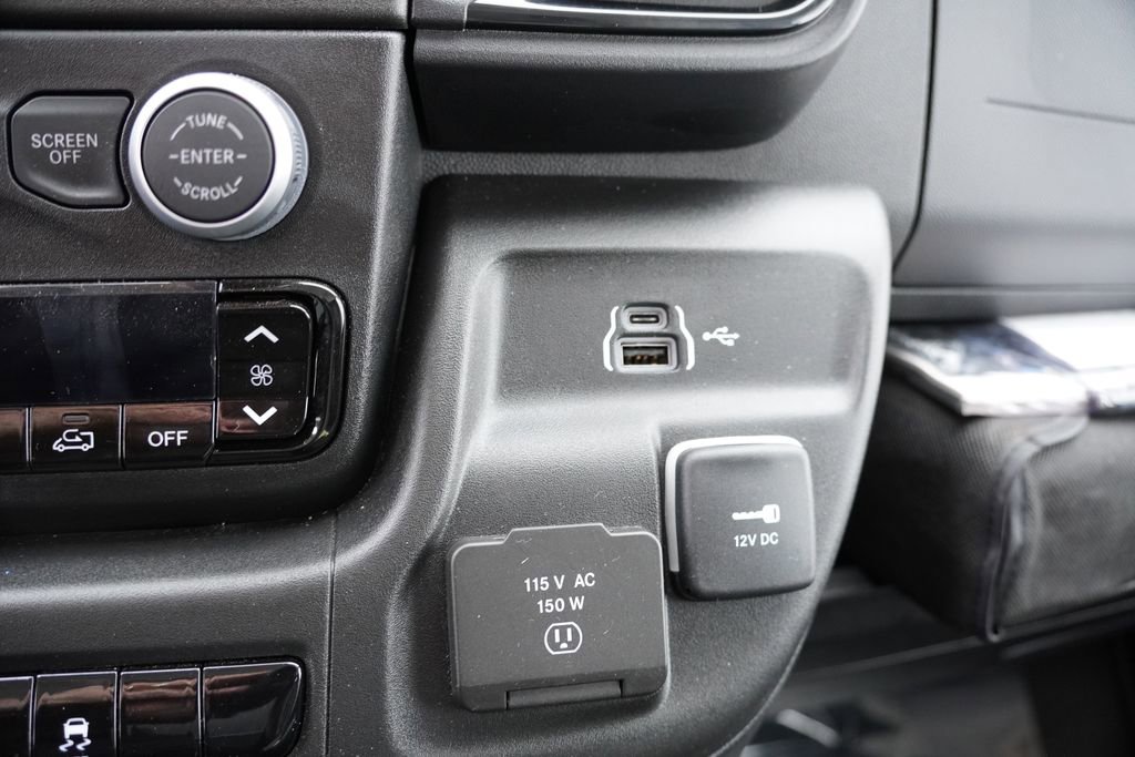 Used 2025 RAM ProMaster 2500 w/ Convenience Group image 23