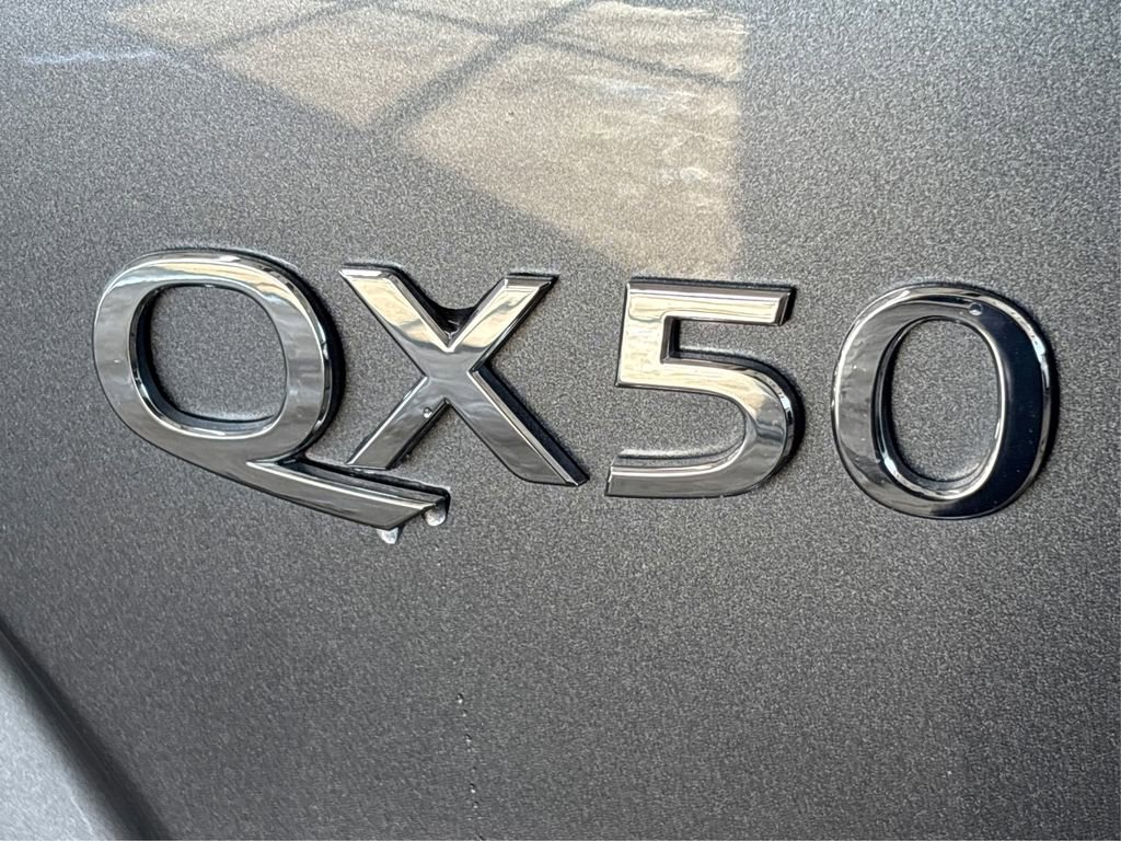 Used 2023 INFINITI QX50 Luxe AWD/4WD image 15