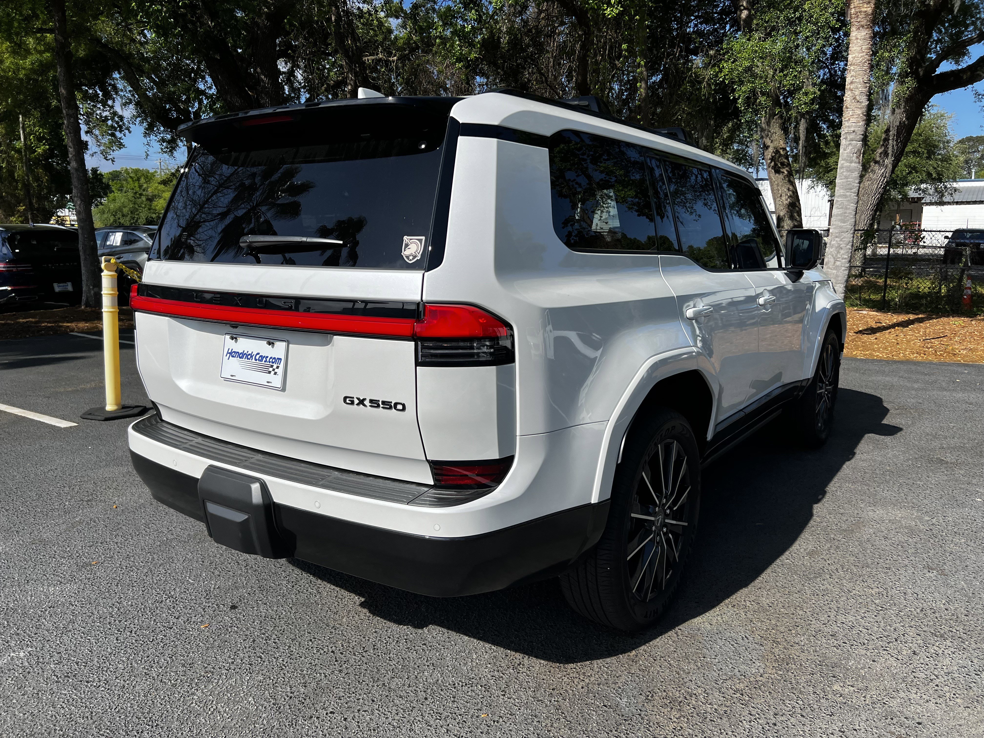 Used 2025 Lexus GX 550 w/ Accessory Package (2T) image 9