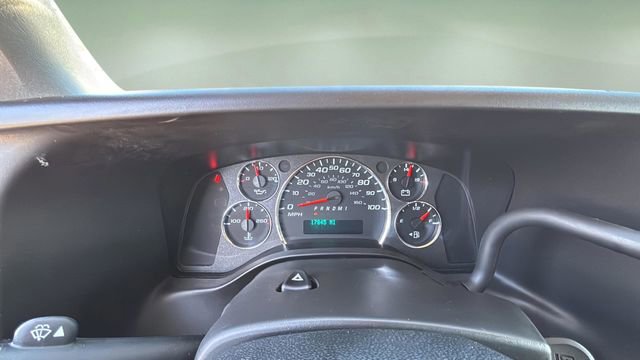 Used 2024 Chevrolet Express 2500 w/ Driver Convenience Package RWD image 15