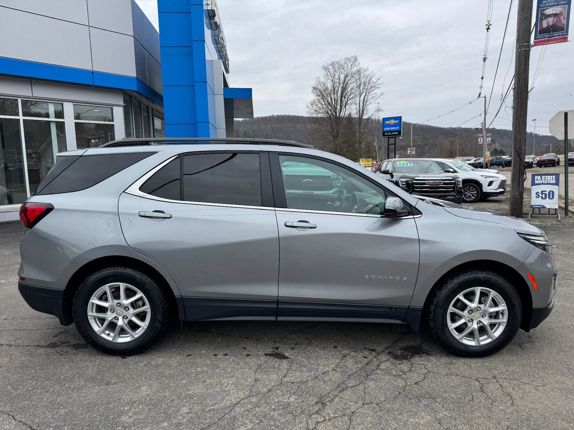 Used 2024 Chevrolet Equinox LT AWD/4WD image 8