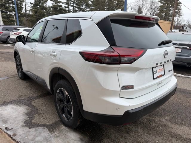 Used 2024 Nissan Rogue SV image 5