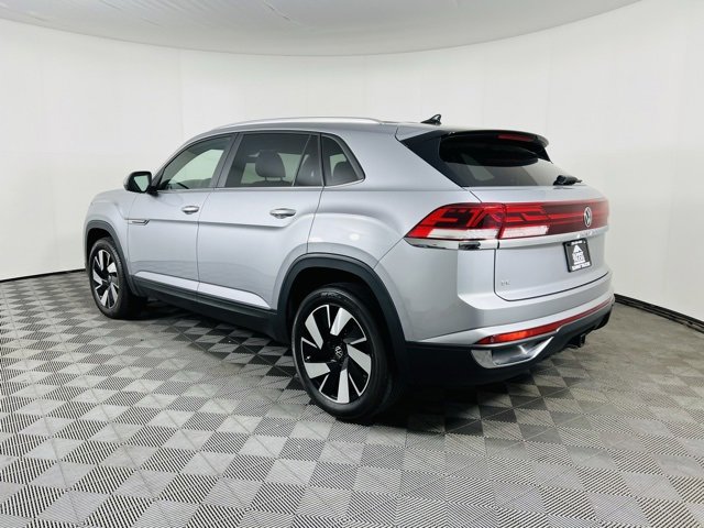 Used 2024 Volkswagen Atlas Cross Sport SE image 3