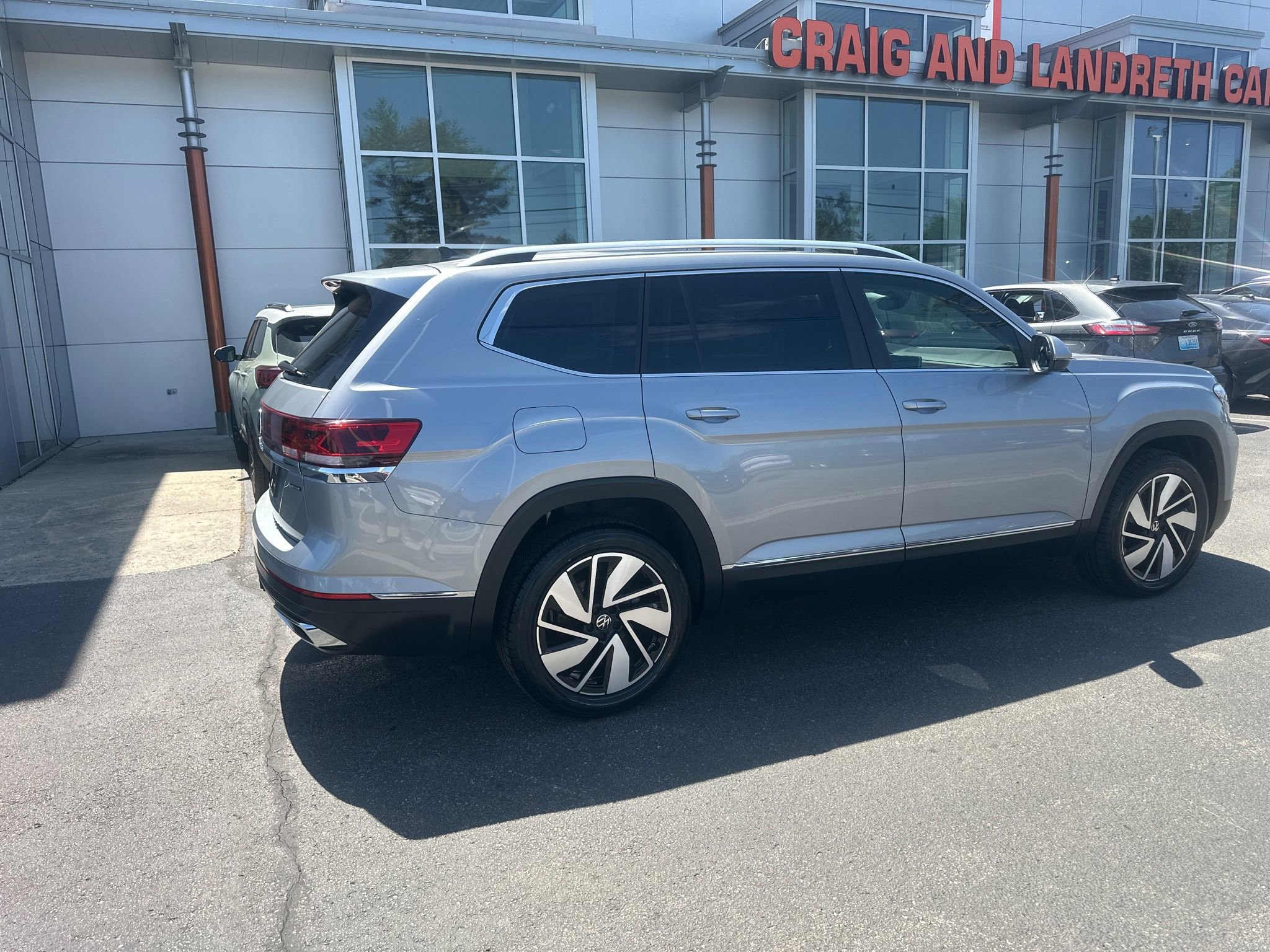 Used 2024 Volkswagen Atlas SEL AWD/4WD image 5