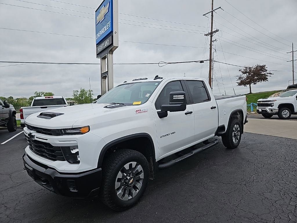 Used 2025 Chevrolet Silverado 2500 Custom w/ Custom Value Package AWD/4WD image 1