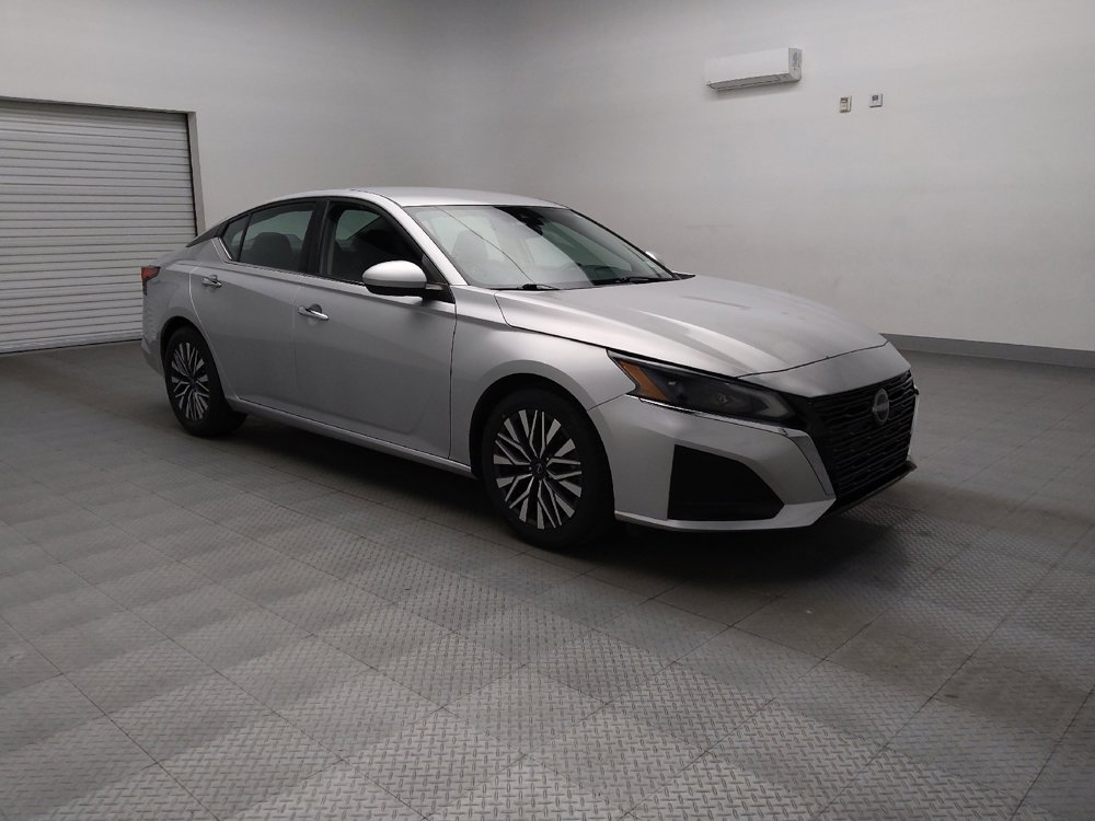 Used 2023 Nissan Altima 2.5 SV image 13