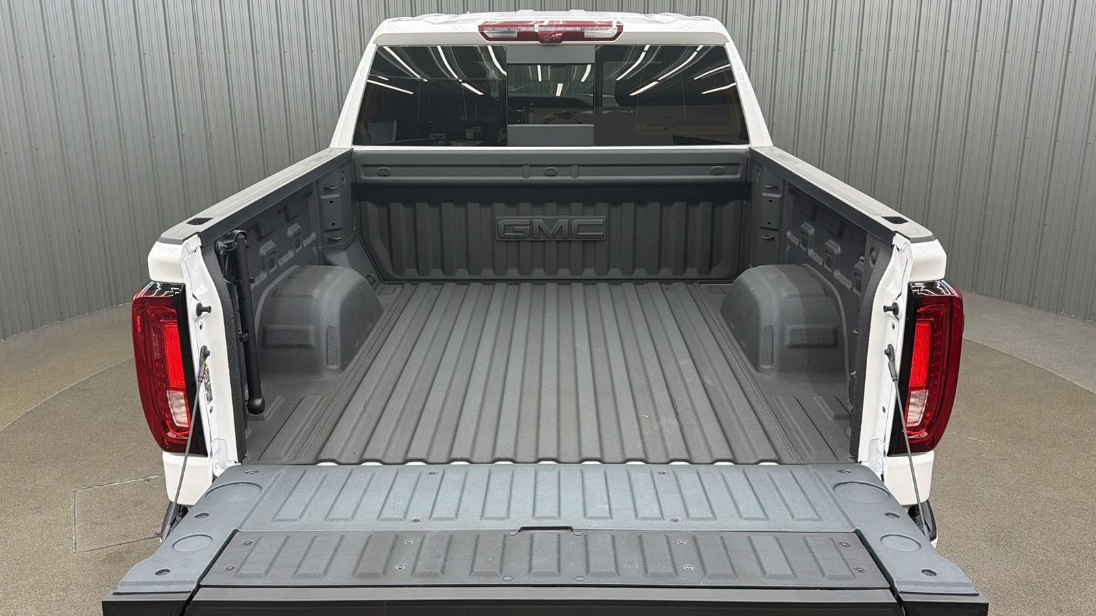 Used 2025 GMC Sierra 1500 Denali Ultimate AWD/4WD image 13