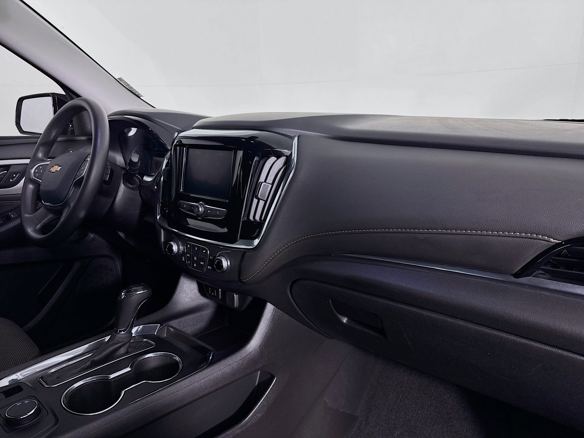 Used 2020 Chevrolet Traverse LS image 29