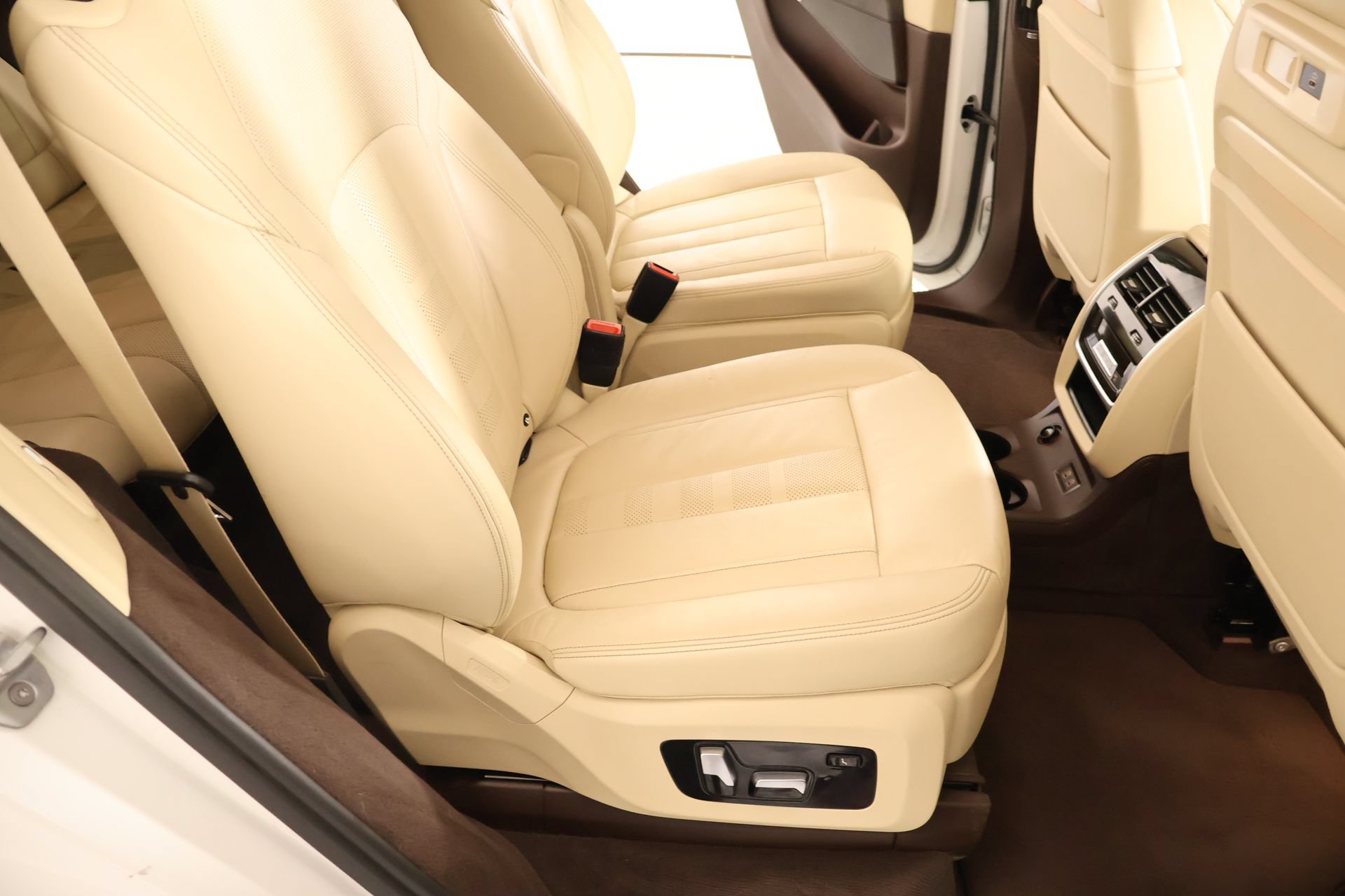 Used 2019 BMW X7 xDrive40i w/ Luxury Seating Package AWD/4WD image 16