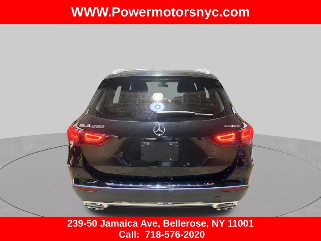 Used 2021 Mercedes-Benz GLA 250 4MATIC w/ Premium Package image 5