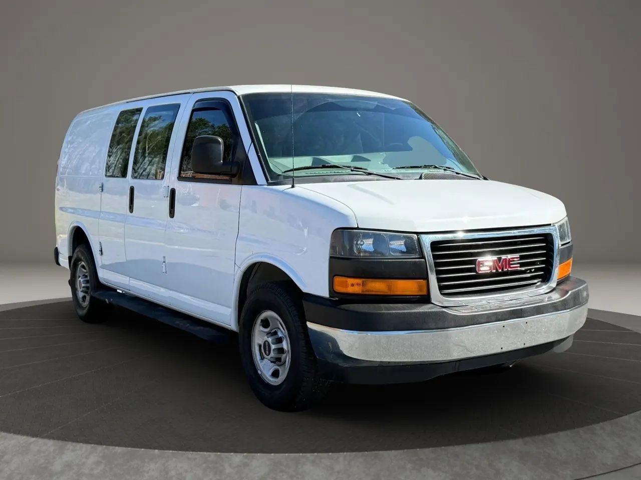 Used 2017 GMC Savana 2500 image 3