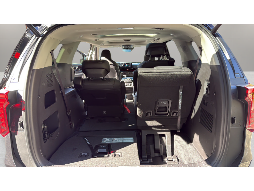 Used 2026 Kia Carnival SX Prestige FWD image 23