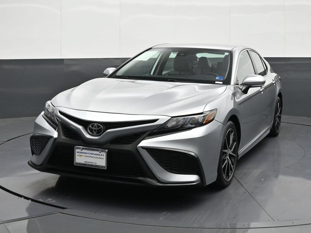 Used 2021 Toyota Camry SE w/ Cold Weather Package AWD/4WD image 8