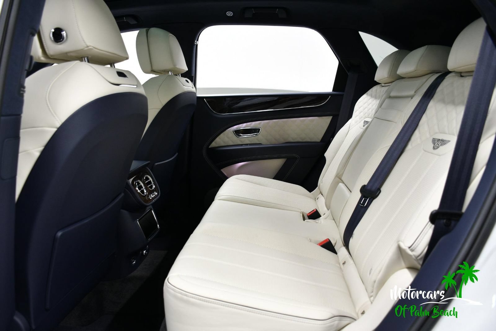 Used 2023 Bentley Bentayga AWD/4WD image 61