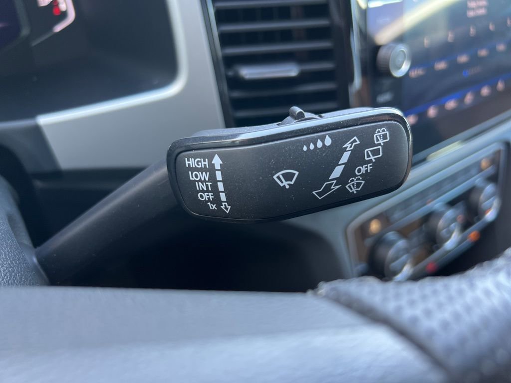 Used 2023 Volkswagen Atlas Cross Sport SEL Premium R-Line image 41