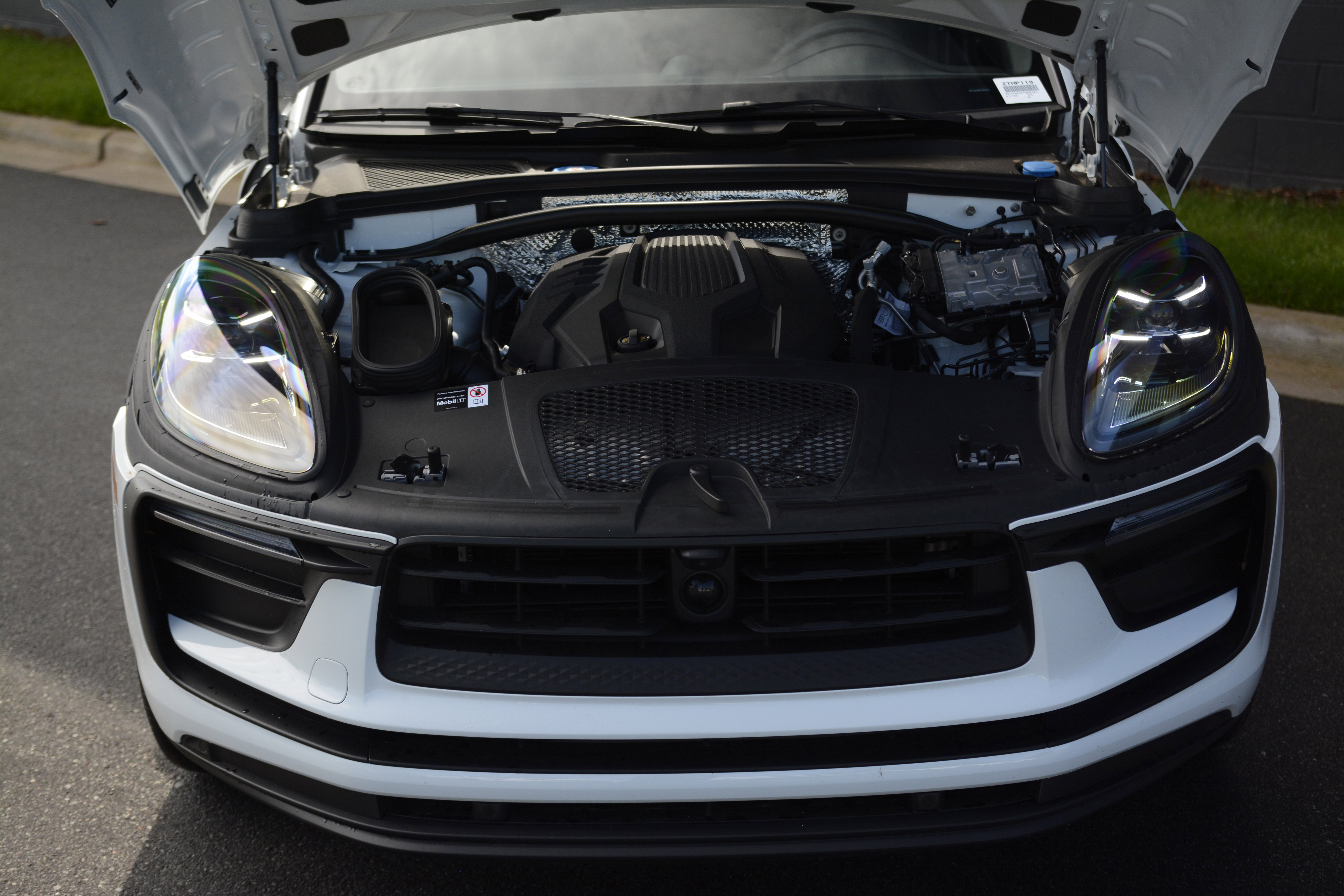 Certified 2026 Porsche Macan AWD/4WD image 35