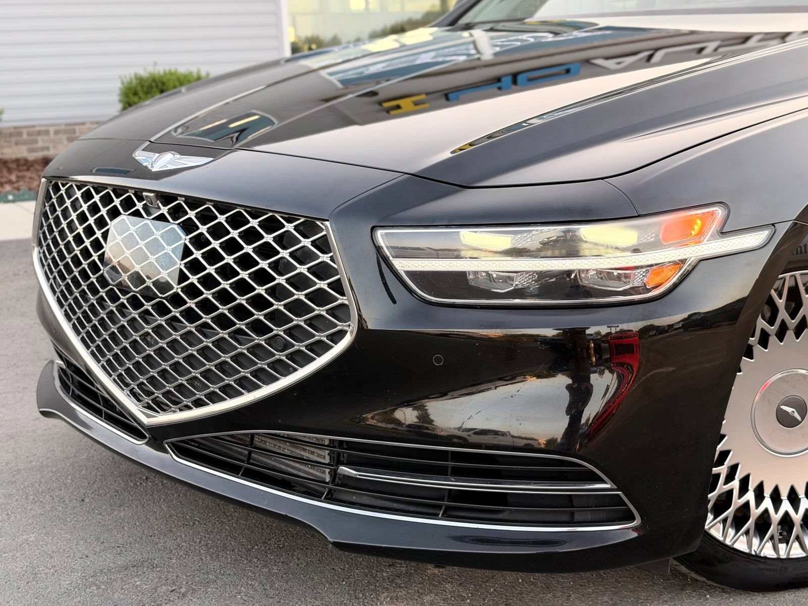Used 2020 Genesis G90 3.3T Premium RWD image 6