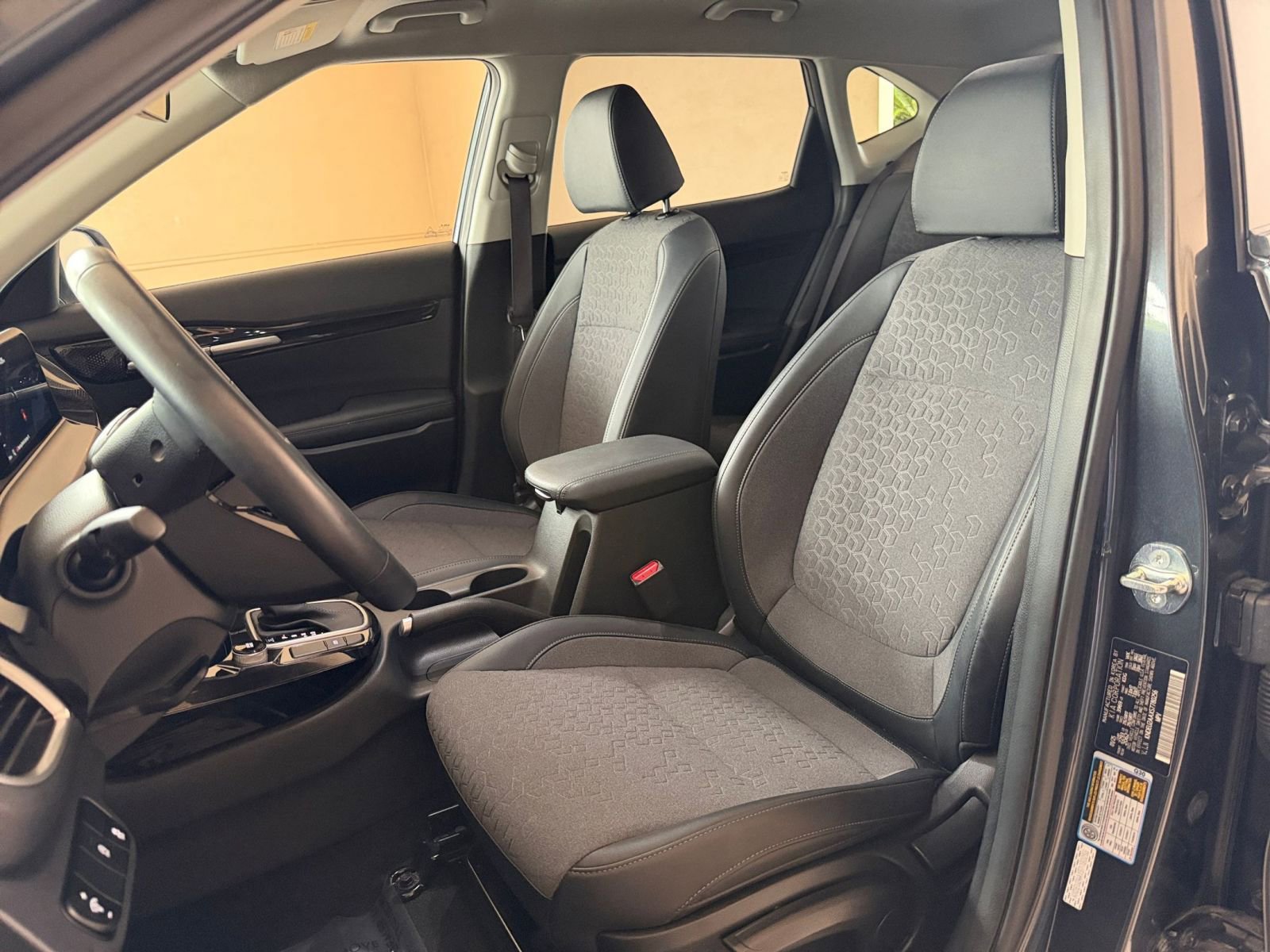 Used 2025 Kia Seltos S FWD image 23