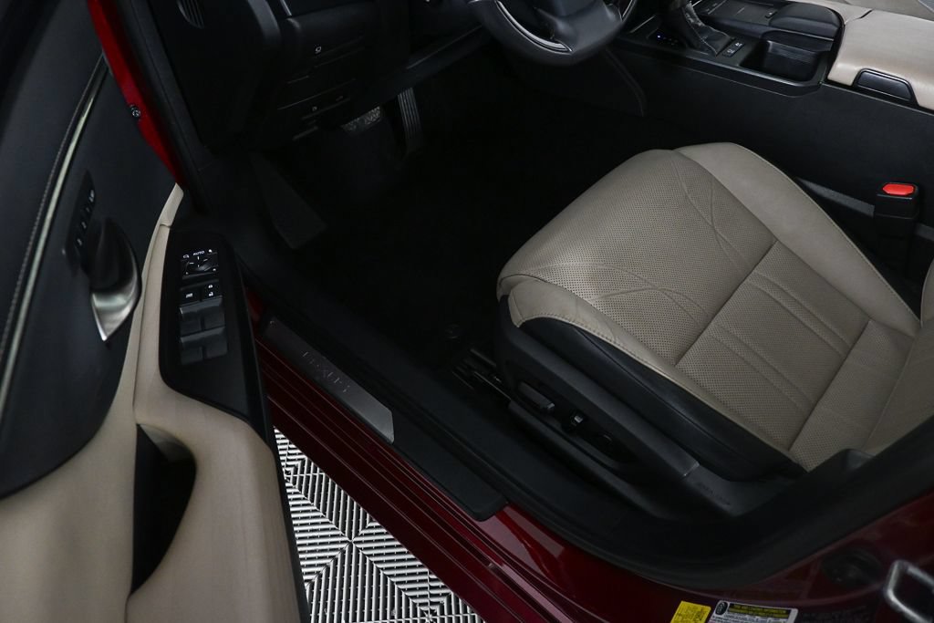 Used 2020 Lexus ES 300h w/ Accessory Package FWD image 7