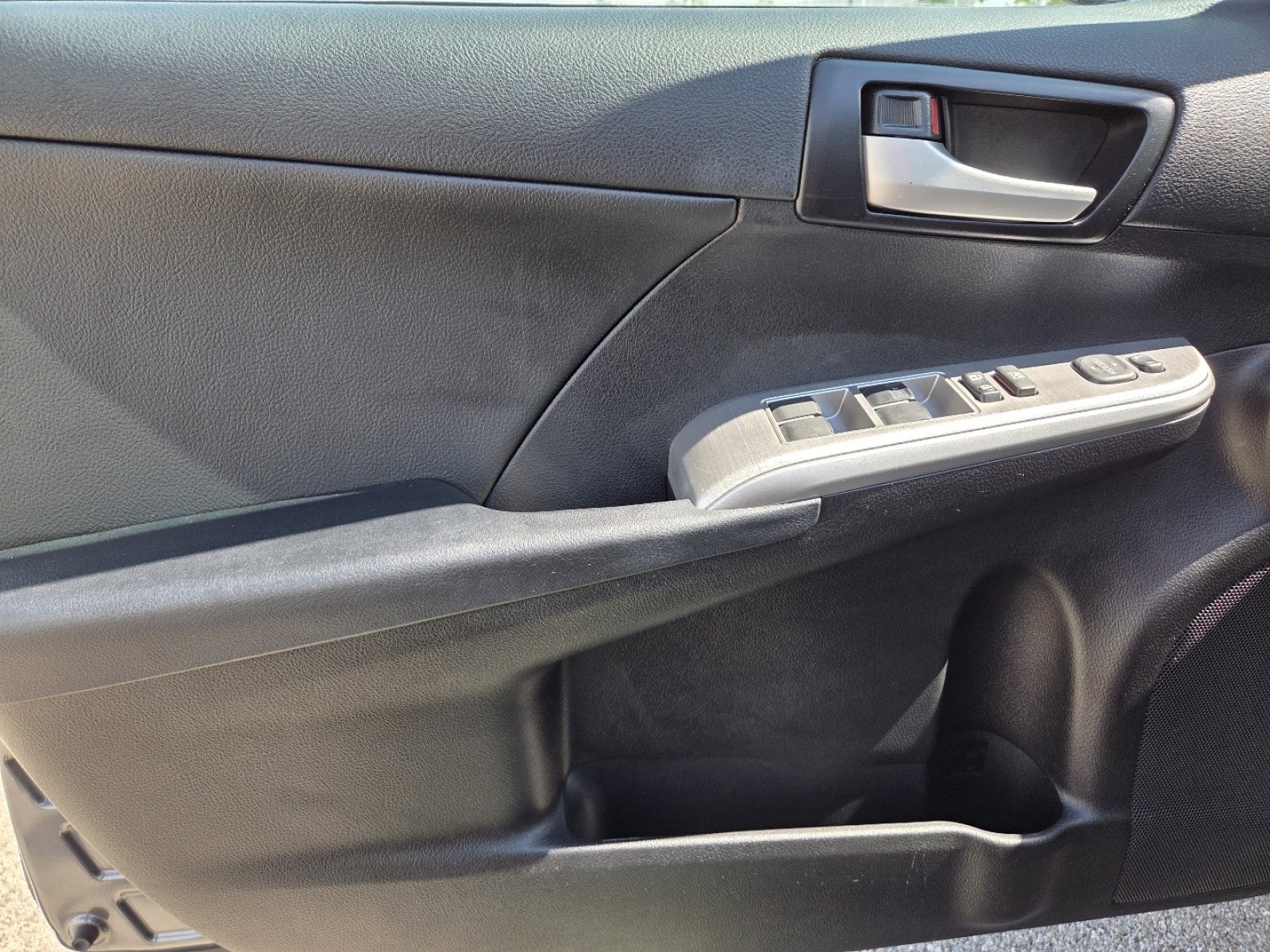 Used 2013 Toyota Camry SE FWD image 21