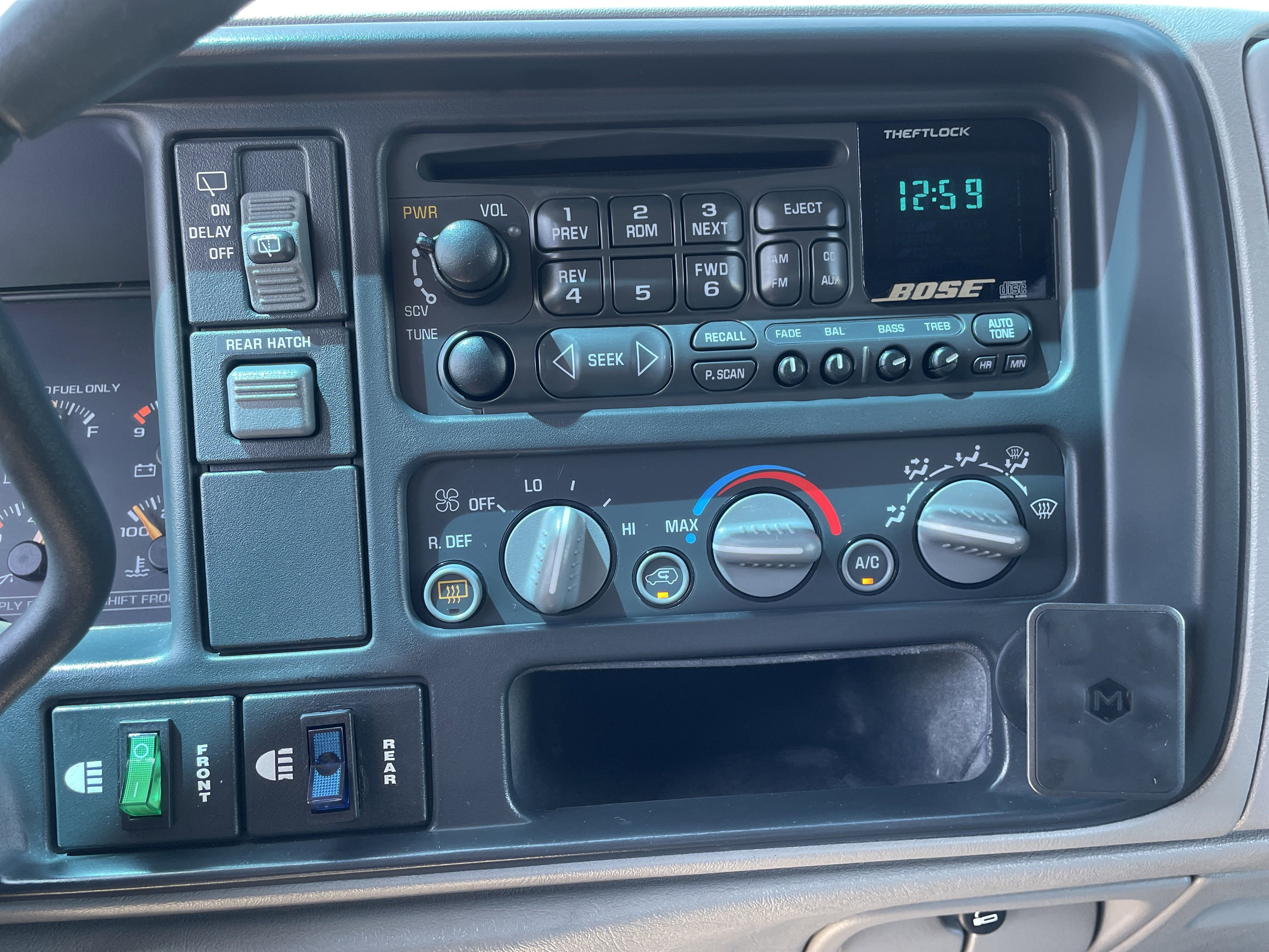 Used 1996 Chevrolet Tahoe 4WD image 12