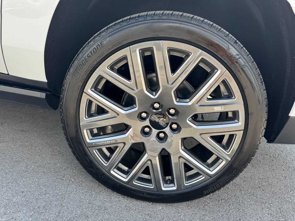 New 2026 GMC Yukon XL Denali Ultimate AWD/4WD image 35