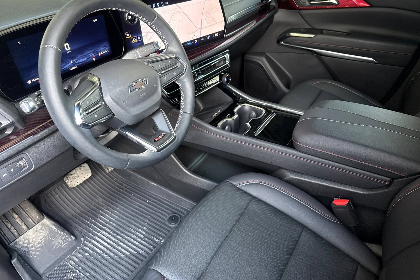 Used 2025 Chevrolet Traverse Z71 AWD/4WD image 9