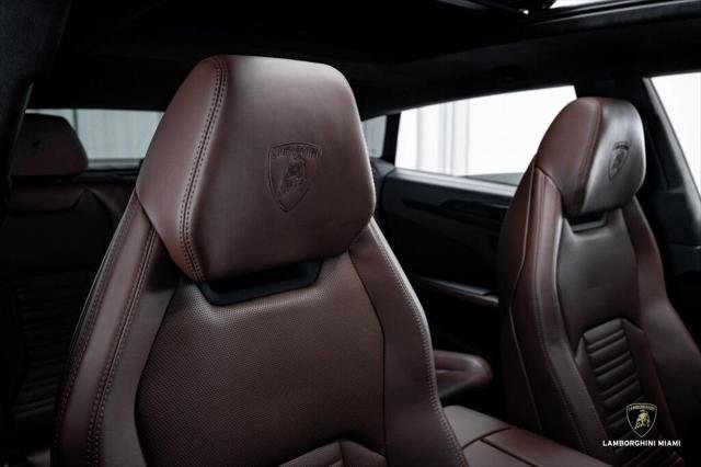 Used 2025 Lamborghini Urus SE image 37