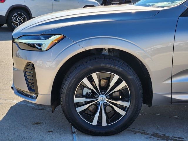 Used 2025 Volvo XC60 B5 Core image 15