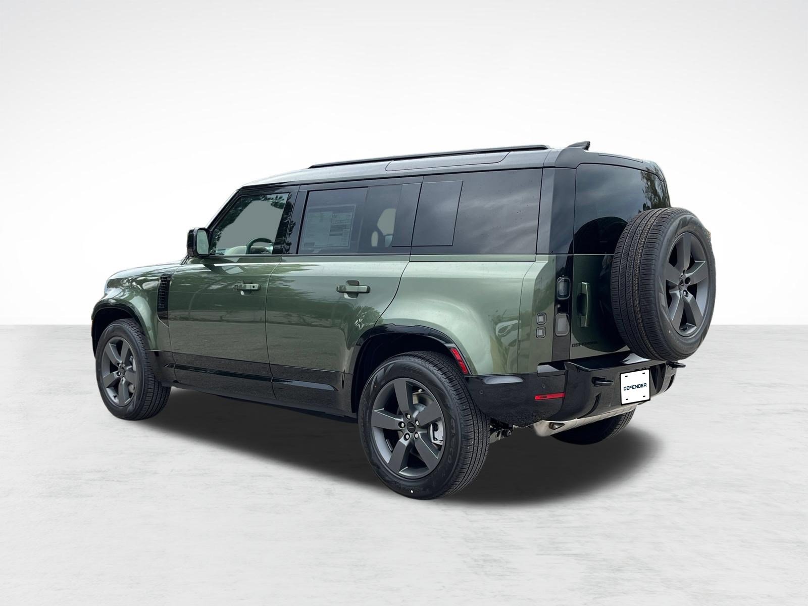 Used 2026 Land Rover Defender 110 X-Dynamic SE AWD/4WD image 3