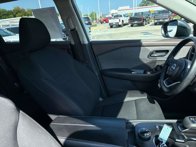Used 2023 Nissan Rogue S AWD/4WD image 11