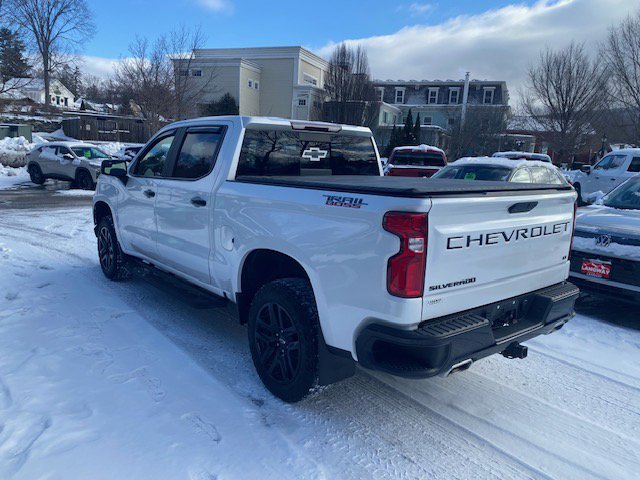 Used 2021 Chevrolet Silverado 1500 LT Trail Boss w/ Convenience Package II image 4