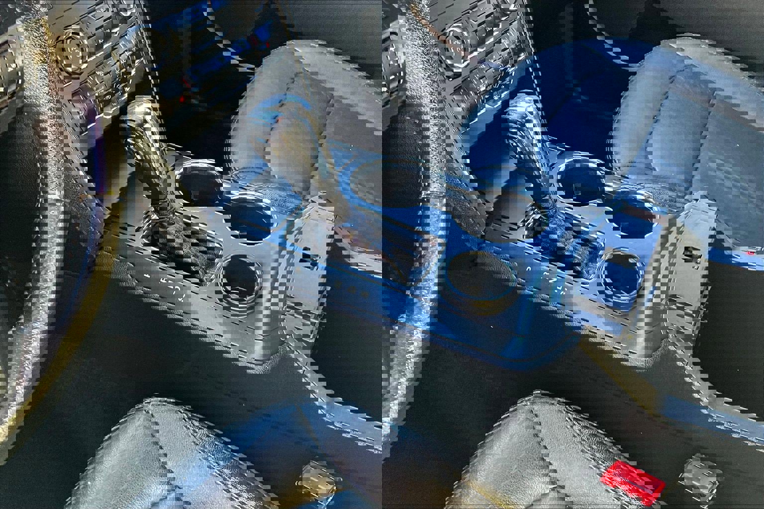 Used 2018 Ford Explorer XLT w/ Equipment Group 202A image 13