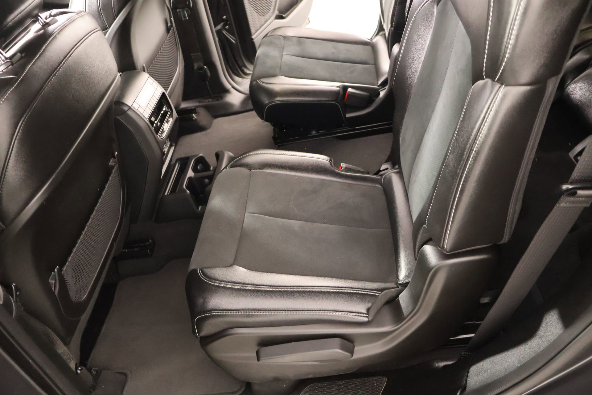 Used 2024 Jeep Grand Cherokee L Laredo AWD/4WD image 11