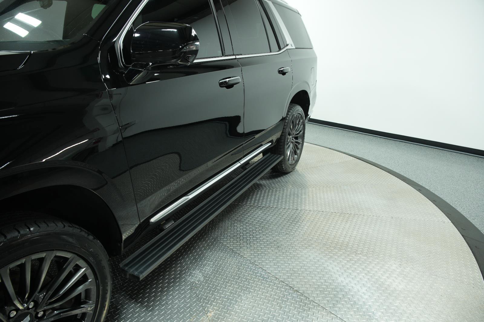 Used 2022 Cadillac Escalade Premium Luxury w/ Performance Package image 4